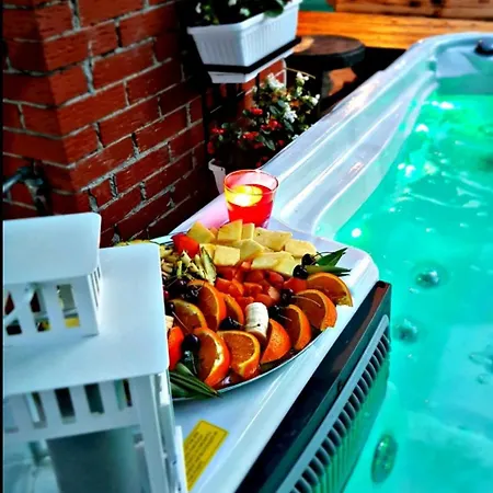 Comfortable With Jacuzzi Appartement Kaštel Novi