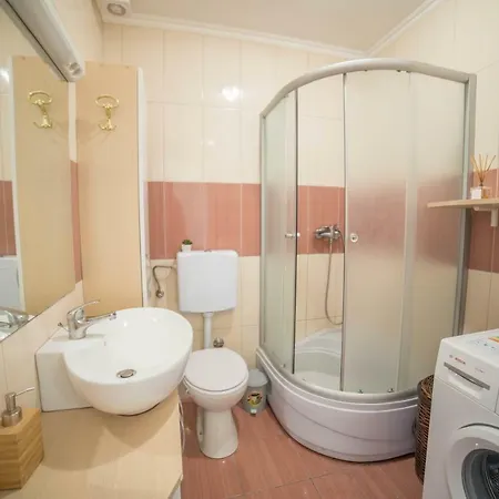 Comfortable With Jacuzzi Appartement Kaštel Novi